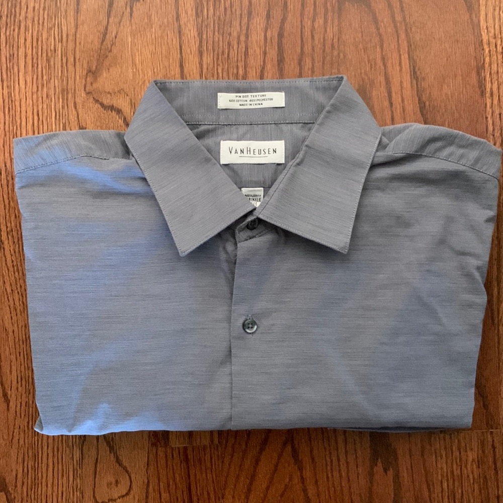 Van Heusen Wrinkle free button down long sleeve dress shirt XLarge LIKE NEW
